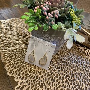 Kendra Scott Earrings NWT